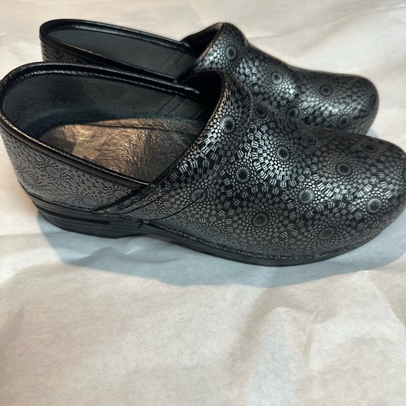 Dansko Black Mules Comfortable Clogs - Picture 6 of 11